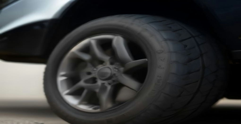 How Often Should You Rotate Your Tires? – car guide illustration